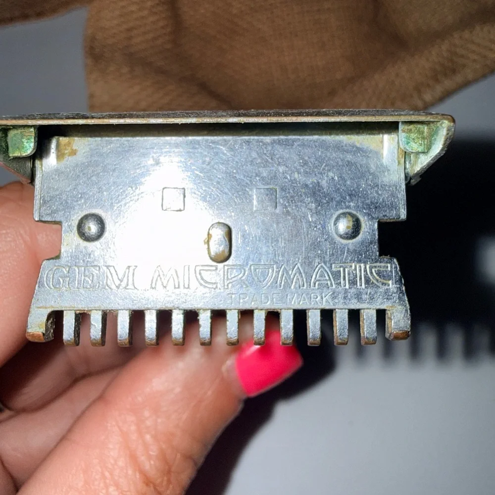 Vintage GEM Micromatic Clog Pruf Single Edge Safety Razor